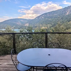 cabanes-et-lodges-du-belvedere.hotels-rhonealpes.com/