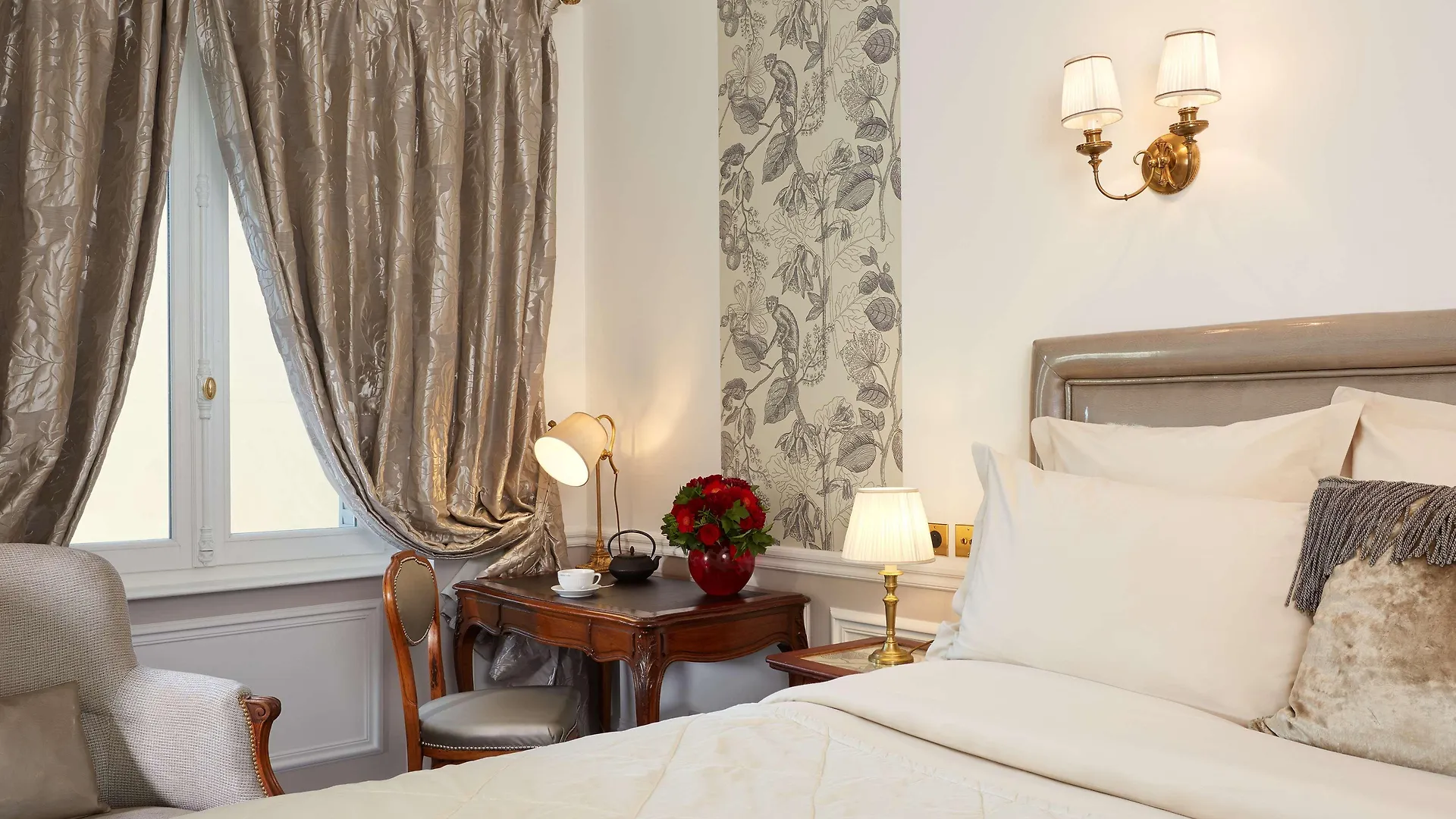 Hotel Regina Louvre Paris