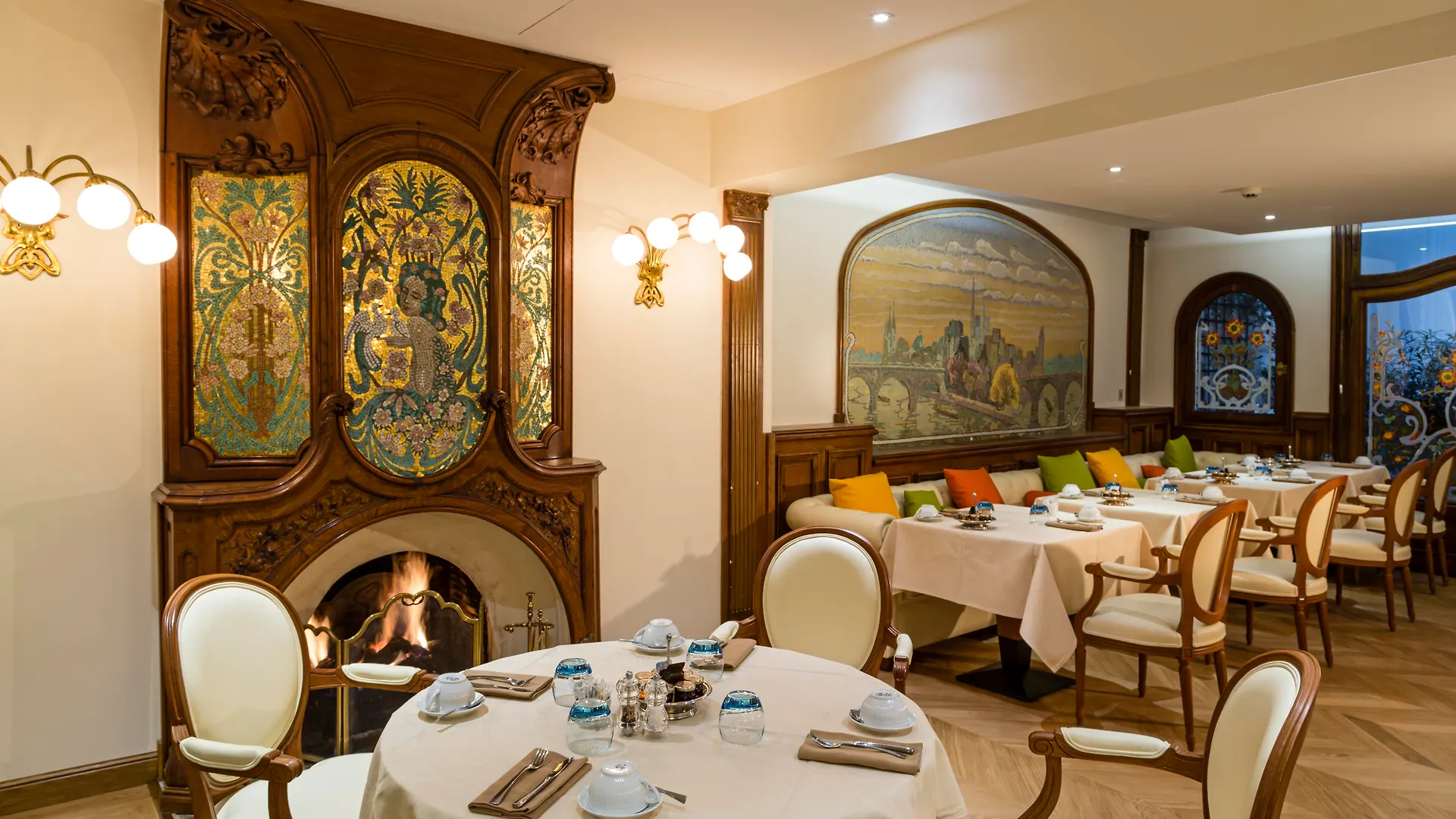 Hotel Regina Louvre Paříž 5*,